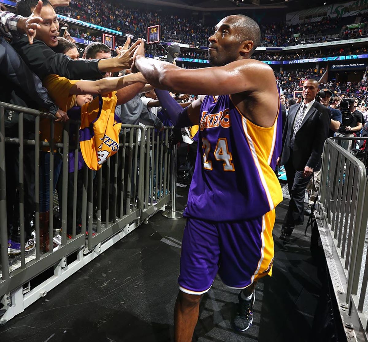 Kobe-Bryant-fans.jpg